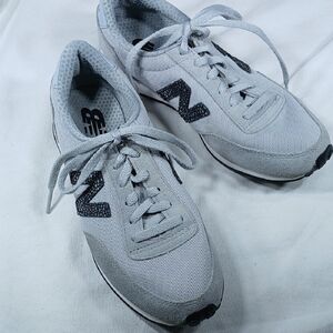 New Balance Women's Light Gray and Black Mesh Running Sneakers size 6.5